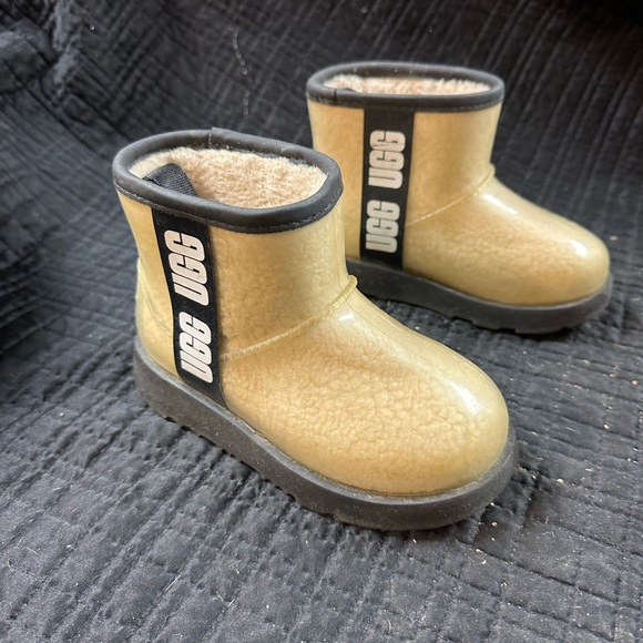 Kids uggs - Picture 2 of 3